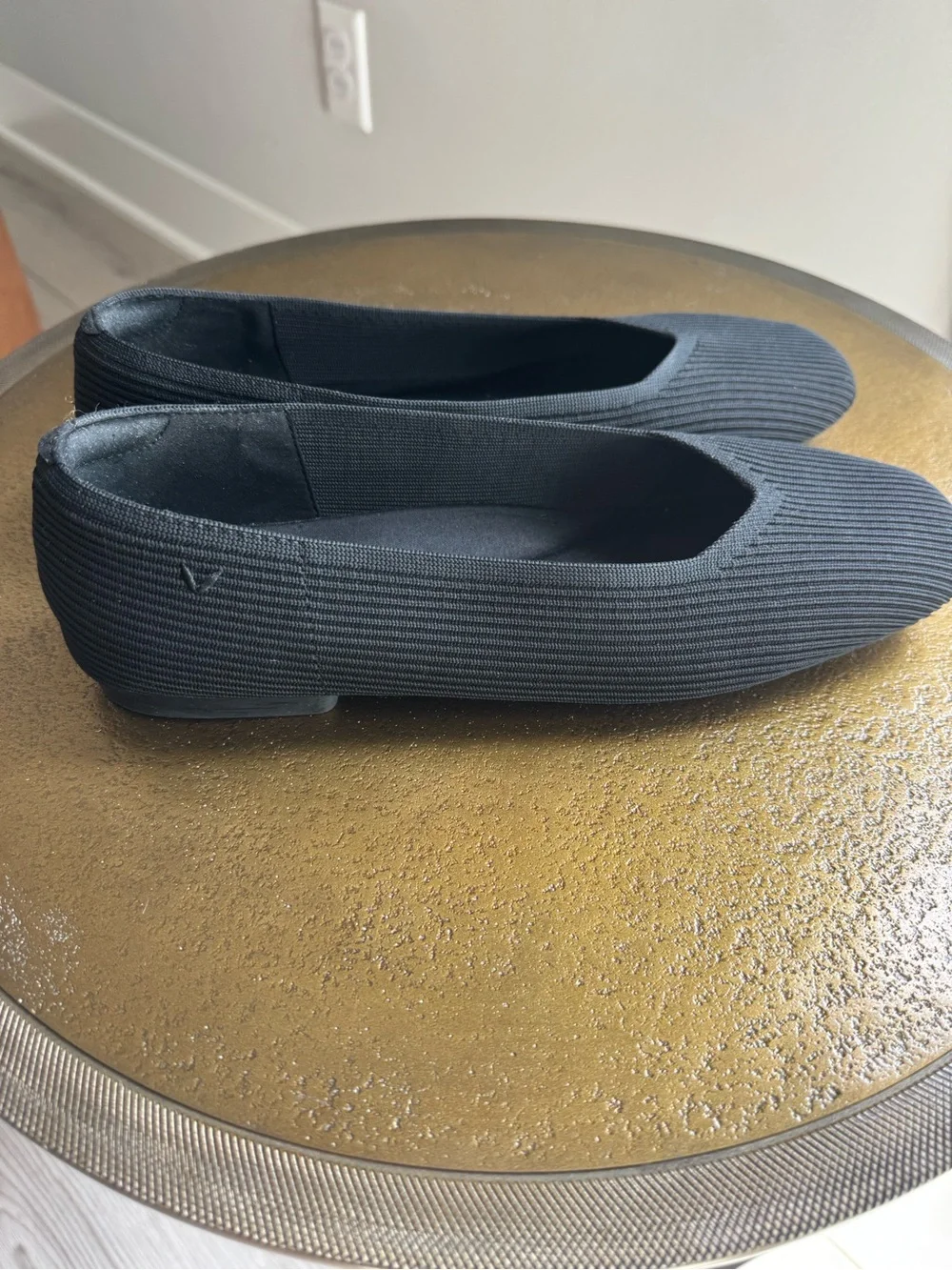 Vivaia Margot 3.0 Black Ballet Flats with Clip on Bows. Women’s 43 (US 11).